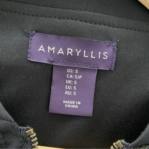 AMARYLLIS BLACK/FLORAL LIGHTWEIGHT BOMBER STYLE JACKET WITH GOLD ZIPPER, SMALL - Picture 11 of 11